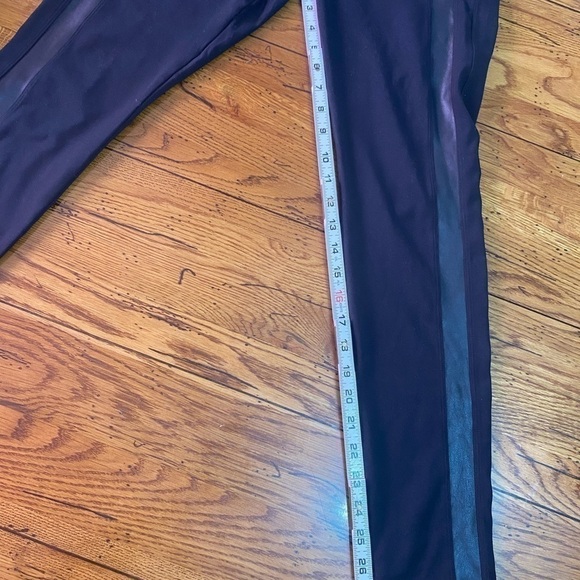 SIZE Medium-Athleta hybrid leggings - Picture 8 of 9